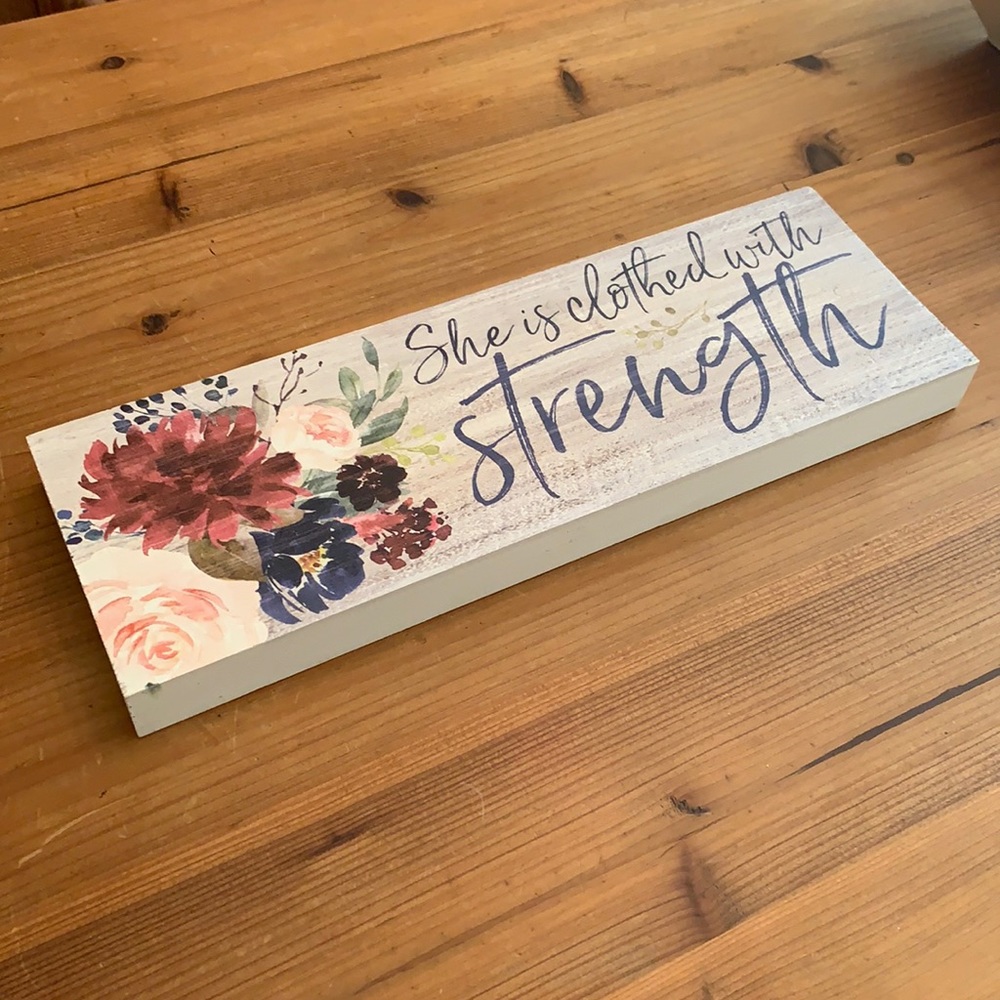 ⭐️ Wooden Decorative Sign Women’s/Girl’s Strength